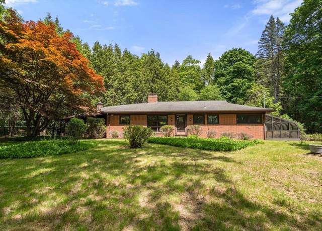 Property at 260 Landham Rd, Sudbury, MA 01776, 3 beds, 1.5 baths
