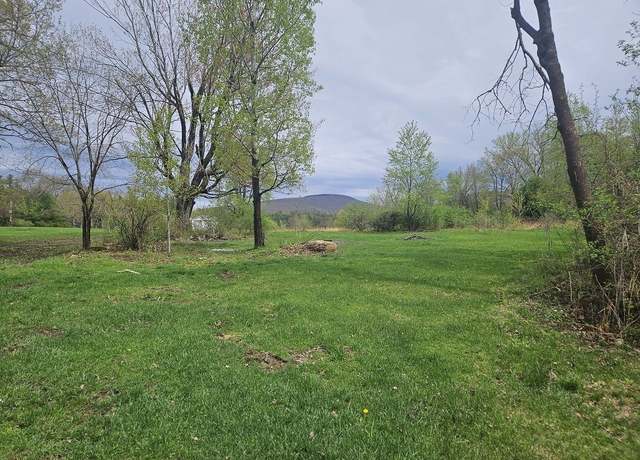 Property at 462 Henderson Rd, Williamstown, MA 01267