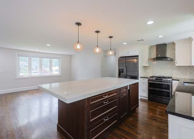 Property at 20 Mulhall Dr, Ashland, MA 01721, 3 beds, 2.5 baths