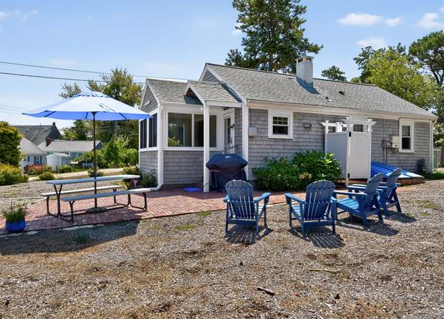 Property at 13 Garden Ln, Dennis, MA 02639, 2 beds, 1 bath