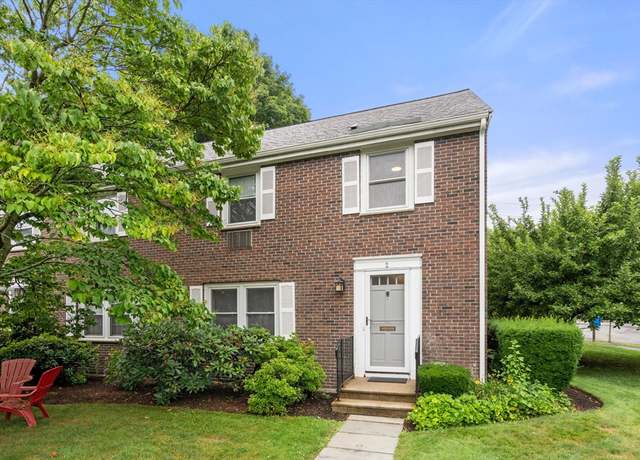 Property at 2 Town House Dr #2, Newton, MA 02460, 2 beds, 1.5 baths