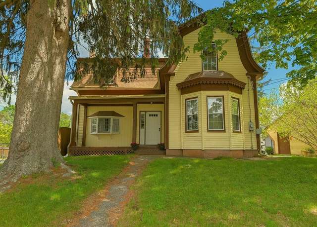 Property at 32 Ash St, Winchendon, MA 01475, 3 beds, 1.5 baths