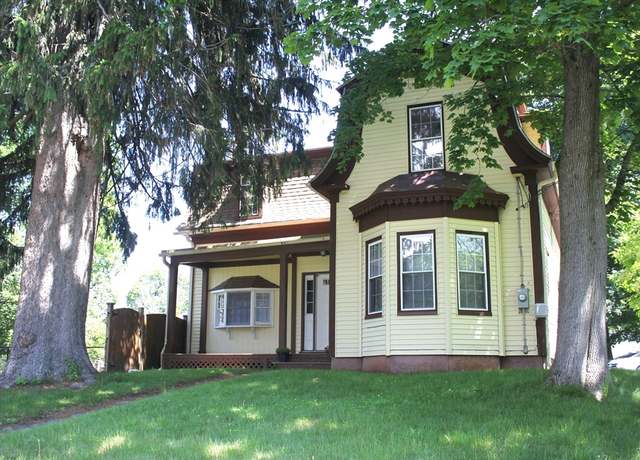 Property at 32 Ash St, Winchendon, MA 01475, 3 beds, 1.5 baths