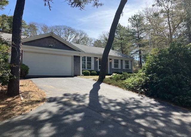Property at 144 Lakeview Ave, Chatham, MA 02633, 3 beds, 2 baths