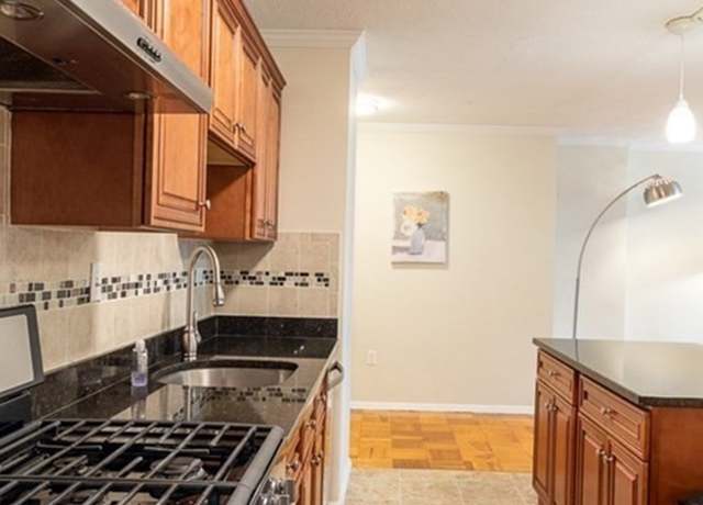 Property at 2 Hawthorne Pl Unit 15M, Boston, MA 02114, 1 bath