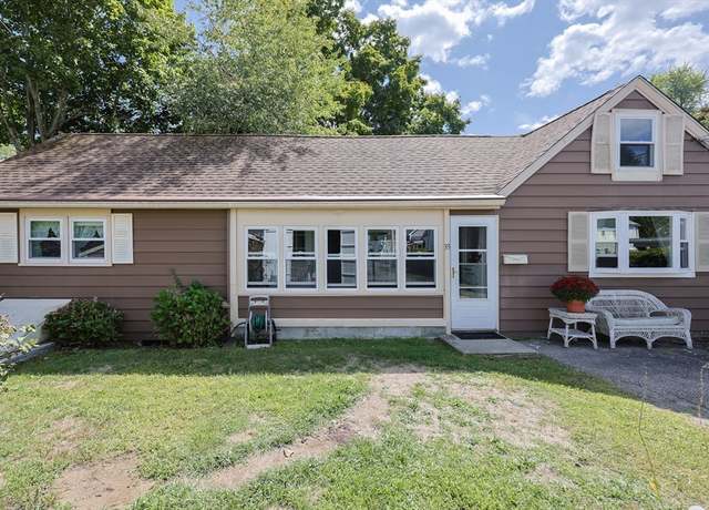 Property at 33 Monroe St, Taunton, MA 02780, 3 beds, 1 bath