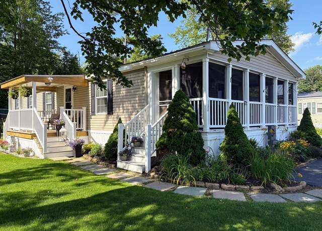 Property at 36 N Emperor Dr, Concord, NH 03003, 3 beds, 2 baths