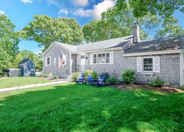 Property at 8 Highland View Ave, Mattapoisett, MA 02739, 3 beds, 2 baths
