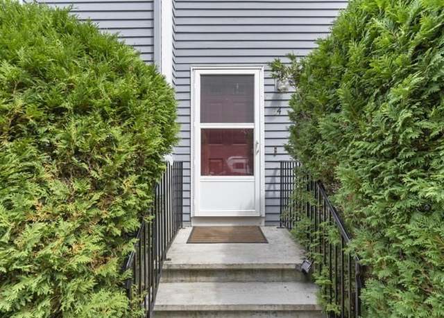 Property at 24 Pinecrest Vlg #24, Hopkinton, MA 01748, 2 beds, 1.5 baths