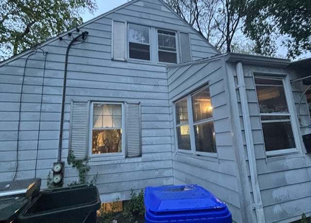 Property at 59 Piedmont St, Springfield, MA 01104, 2 beds, 1 bath