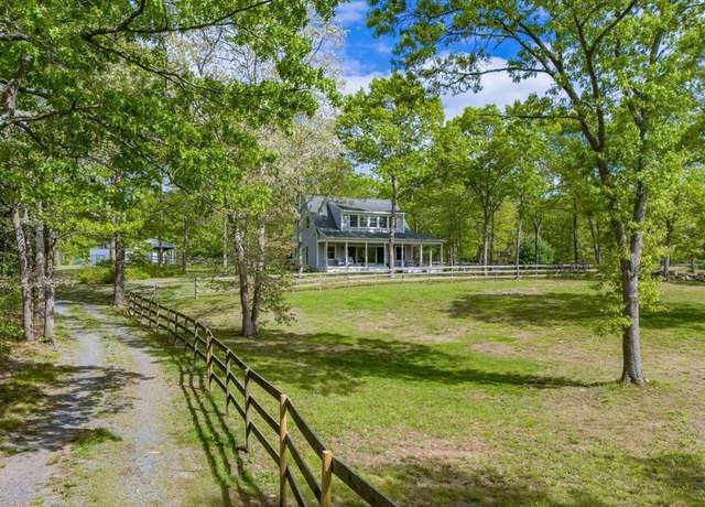 Property at 21 Cloverfield Way, Falmouth, MA 02536, 3 beds, 2.5 baths