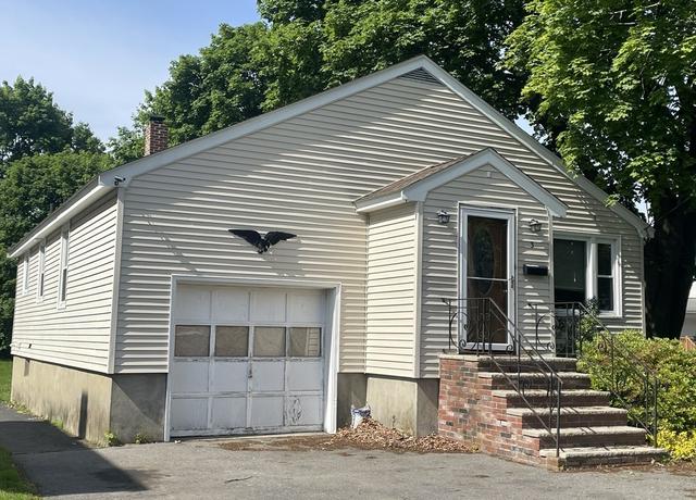 Property at 3 Coolidge Ave, Peabody, MA 01960, 2 beds, 1 bath