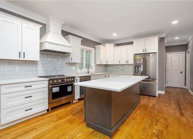 Property at 20 Sand Hill Rd, Groton, MA 01450, 4 beds, 2.5 baths