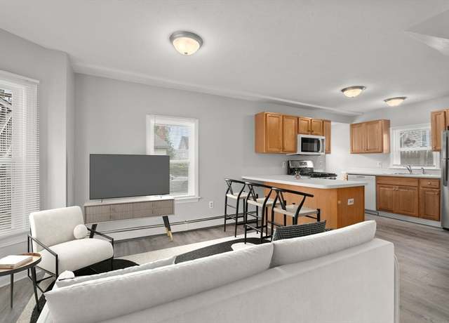 Property at 78-82 3rd St, Lowell, MA 01850, 11 beds, 4.5 baths