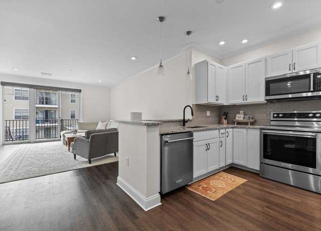 Property at 69 Foundry St #305, Wakefield, MA 01880, 1 bed, 1 bath
