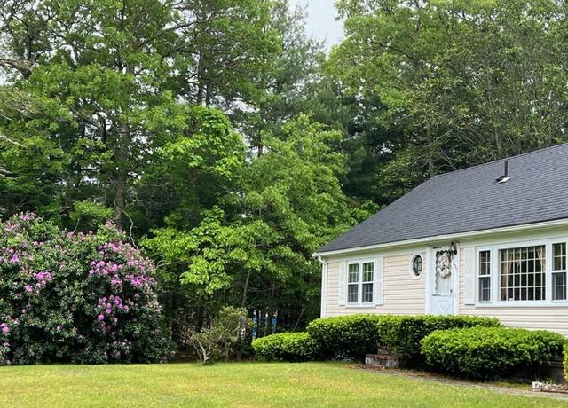Property at 95 Anchor Ln, Barnstable, MA 02635, 2 beds, 1.5 baths