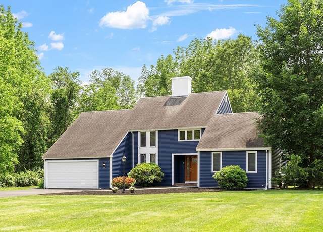 Property at 11 Hampton Ct, Lynnfield, MA 01940, 4 beds, 2.5 baths
