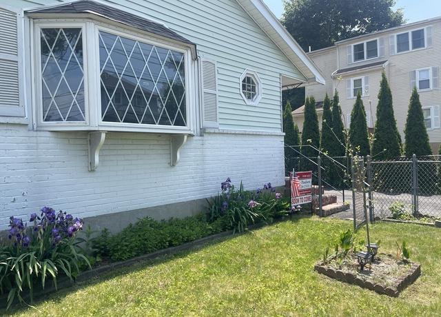 Property at 67 Oakcrest Rd, Boston, MA 02136, 3 beds, 1 bath