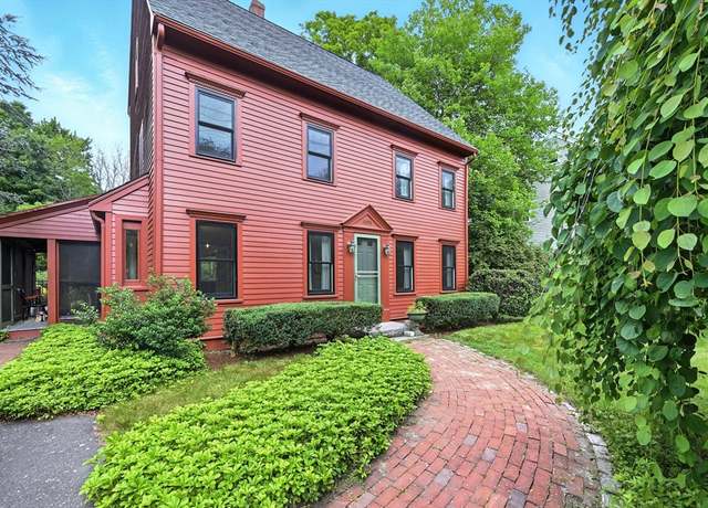 Property at 1095 Main St, Hanover, MA 02339, 3 beds, 1.5 baths
