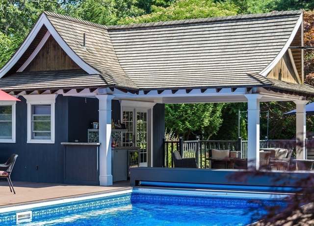 Property at 72 River Rd, Barnstable, MA 02648, 4 beds, 5.5 baths