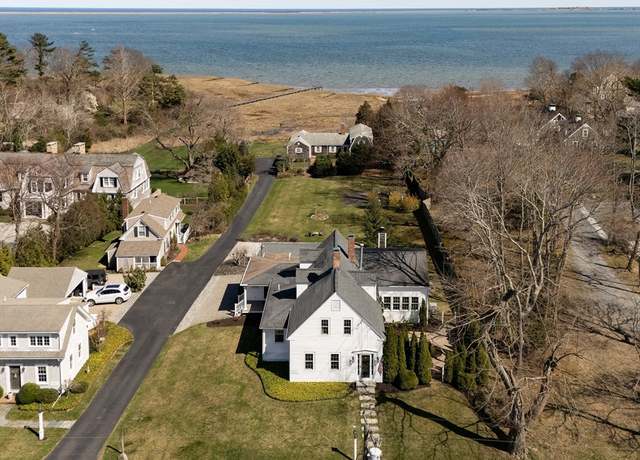 Property at 231 Washington St, Duxbury, MA 02332, 4 beds, 2.5 baths