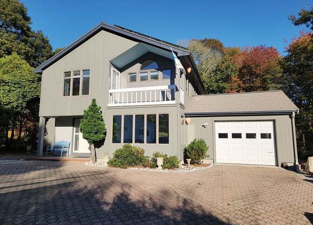 Property at 2 Fallon Dr, Westport, MA 02790, 3 beds, 2 baths