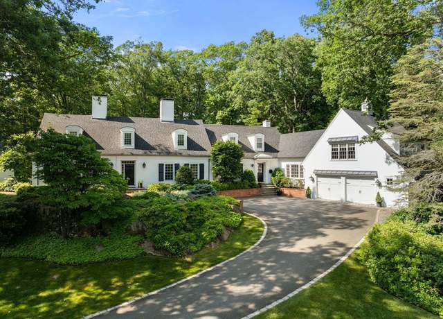 Property at 26 White Oak Rd, Wellesley, MA 02481, 5 beds, 5 baths