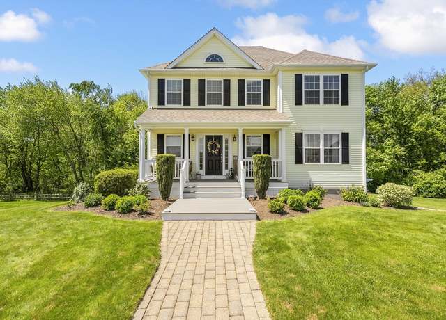 Property at 14 Evelyn Way, Seekonk, MA 02771, 3 beds, 2.5 baths