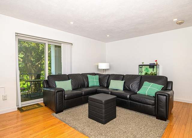 Property at 808 Willard St Unit F5, Quincy, MA 02169, 2 beds, 1 bath