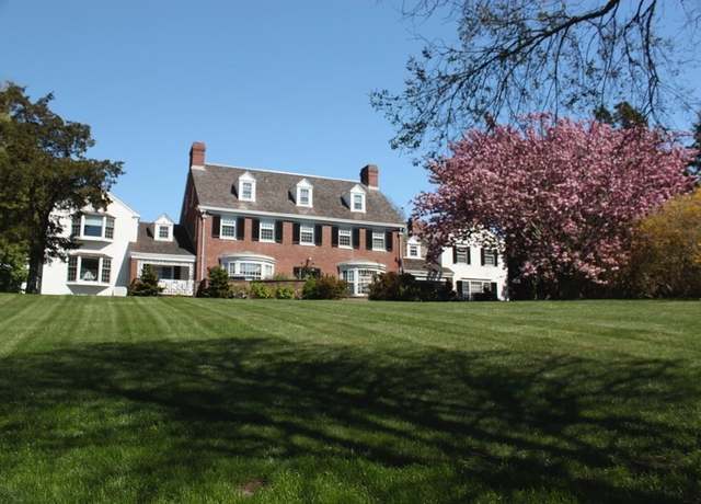 Property at 150-154 Cross St, Chatham, MA 02633, 10 beds, 8.5 baths