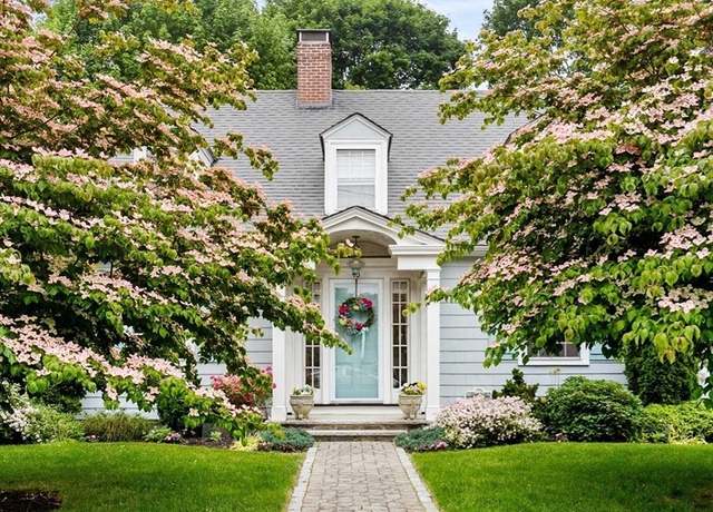 Property at 40 Londonderry Rd, Marblehead, MA 01945, 3 beds, 2 baths