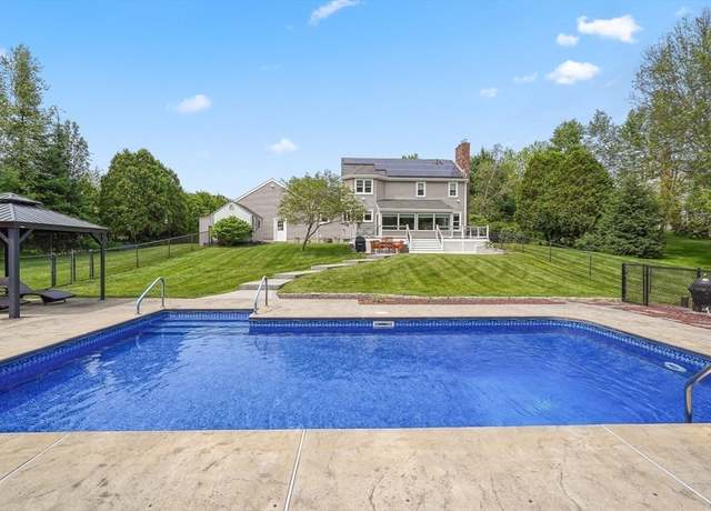 Property at 16 Blueberry Way, Webster, MA 01570, 3 beds, 2.5 baths
