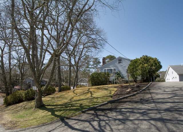 Property at 9 Pokonoket Rd, Plymouth, MA 02360, 5 beds, 1.5 baths
