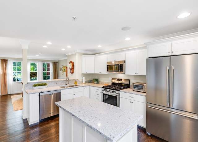 Property at 4 Derby Unit B, Salisbury, MA 01952, 2 beds, 2.5 baths