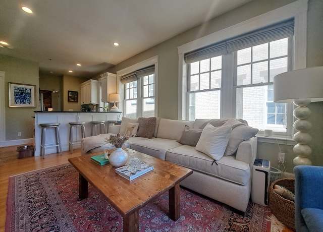 Property at 8-12 Bartlett Pl #3, Boston, MA 02113, 2 beds, 1 bath