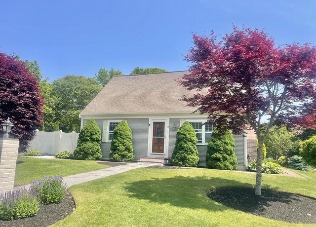 Property at 2 Spinning Brook Rd, Yarmouth, MA 02664, 4 beds, 3 baths