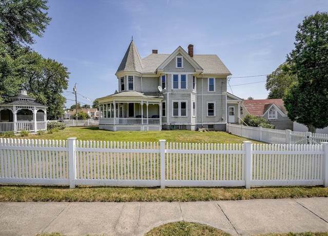Property at 1114 Hampden St, Holyoke, MA 01040, 4 beds, 1.5 baths