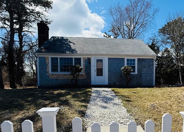 Property at 39 Meadow Brook Rd, Chatham, MA 02650, 2 beds, 1 bath