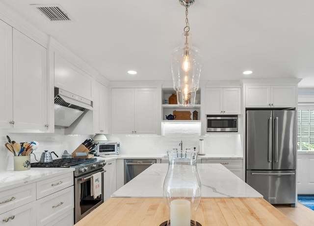 Property at 23 Union St #2, Salem, MA 01970, 3 beds, 3 baths