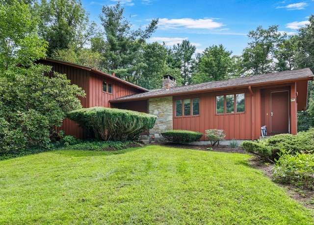 Property at 17 Crowningshield Dr, Paxton, MA 01612, 5 beds, 3.5 baths
