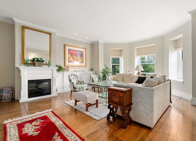 Property at 33 Chestnut St #5, Boston, MA 02108, 1 bed, 1 bath