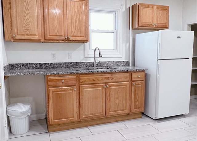 Property at 458-460 Ferry St, Malden, MA 02148, 6 beds, 4.5 baths