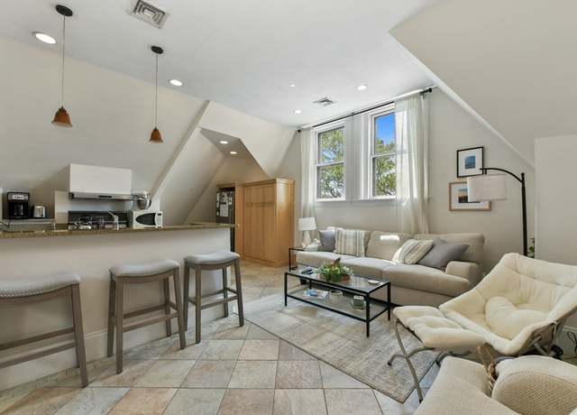 Property at 1774 Beacon St #6, Brookline, MA 02445, 2 beds, 1 bath