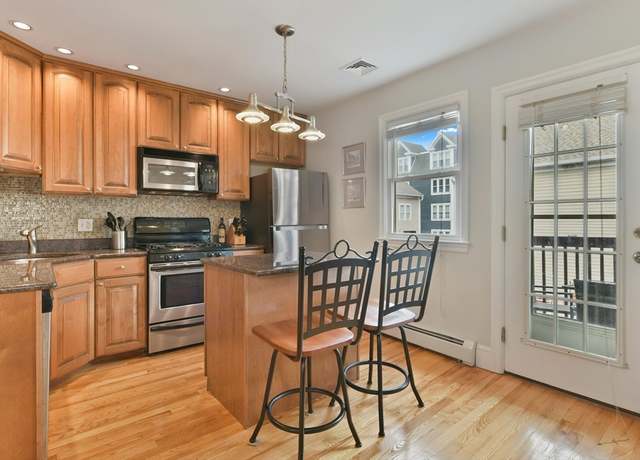 Property at 140-142 W 7th St #3, Boston, MA 02127, 1 bed, 1 bath