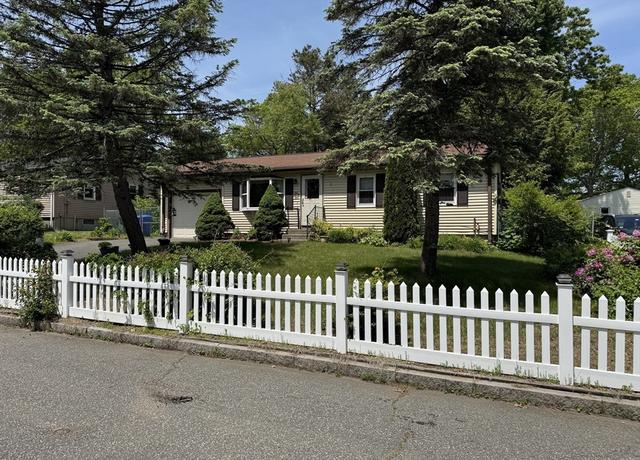 Property at 124 Sierra Vis, Springfield, MA 01128, 3 beds, 1 bath