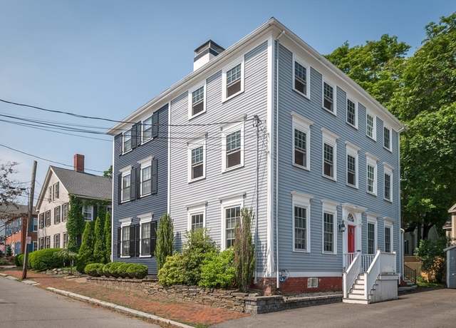 Property at 2 Court St #3, Newburyport, MA 01950, 1 bed, 1 bath