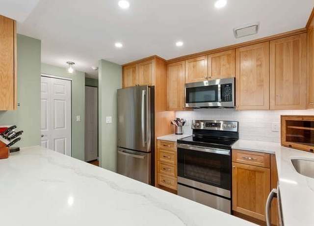 Property at 200 Ledgewood Dr #604, Stoneham, MA 02180, 2 beds, 2 baths