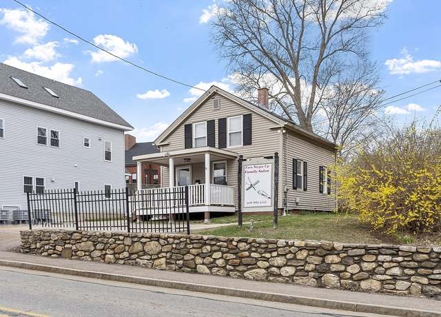Property at 7 Maple St, Spencer, MA 01562, 3 beds, 1.5 baths