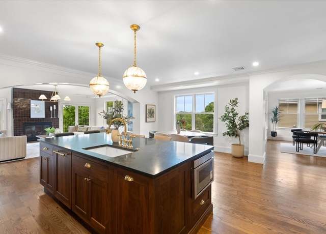 Property at 197 Winchester St #197, Brookline, MA 02446, 4 beds, 3.5 baths