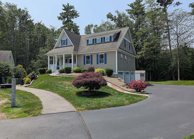 Property at 8 Locke Ln, Seabrook, NH 03874, 3 beds, 2.5 baths